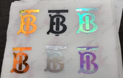 刻字膜激光打標(biāo)機(jī)在服裝行業(yè)的應(yīng)用優(yōu)勢(shì)說明